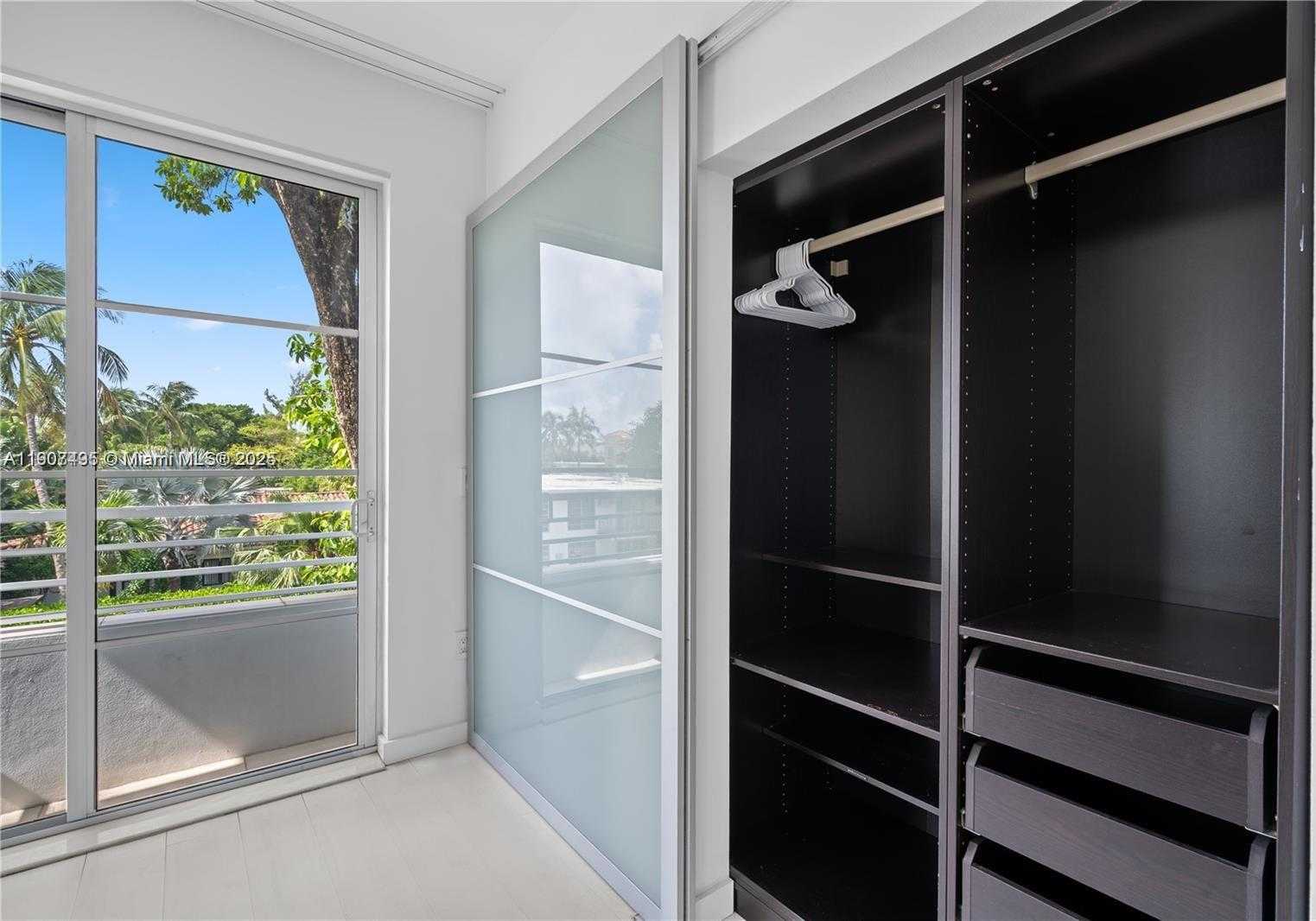 Small Image of 1600 MICHIGAN AVE #7, Miami Beach Number 17