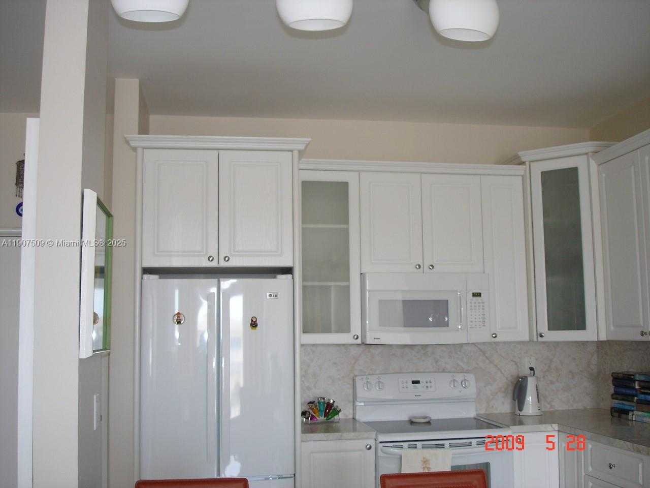 Small Image of 18061 BISCAYNE BLVD #PH03, Aventura Number 1