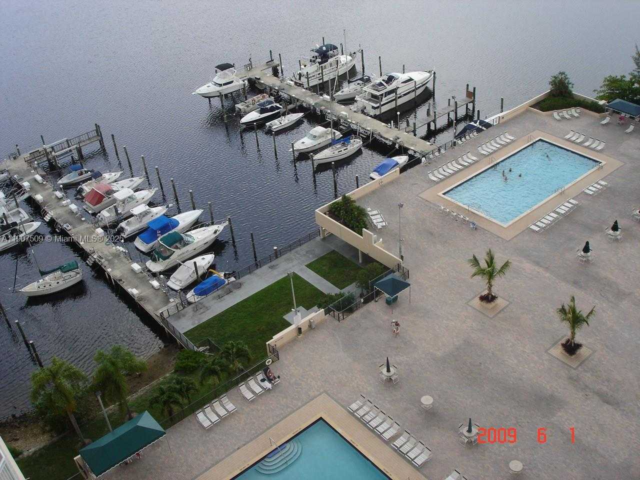 Small Image of 18061 BISCAYNE BLVD #PH03, Aventura Number 10