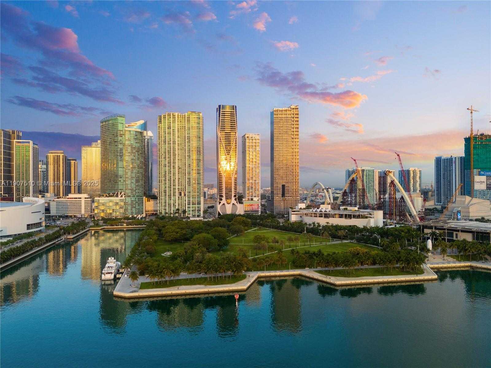 Small Image of 1000 BISCAYNE BLVD #LPH 4901, Miami Number 11