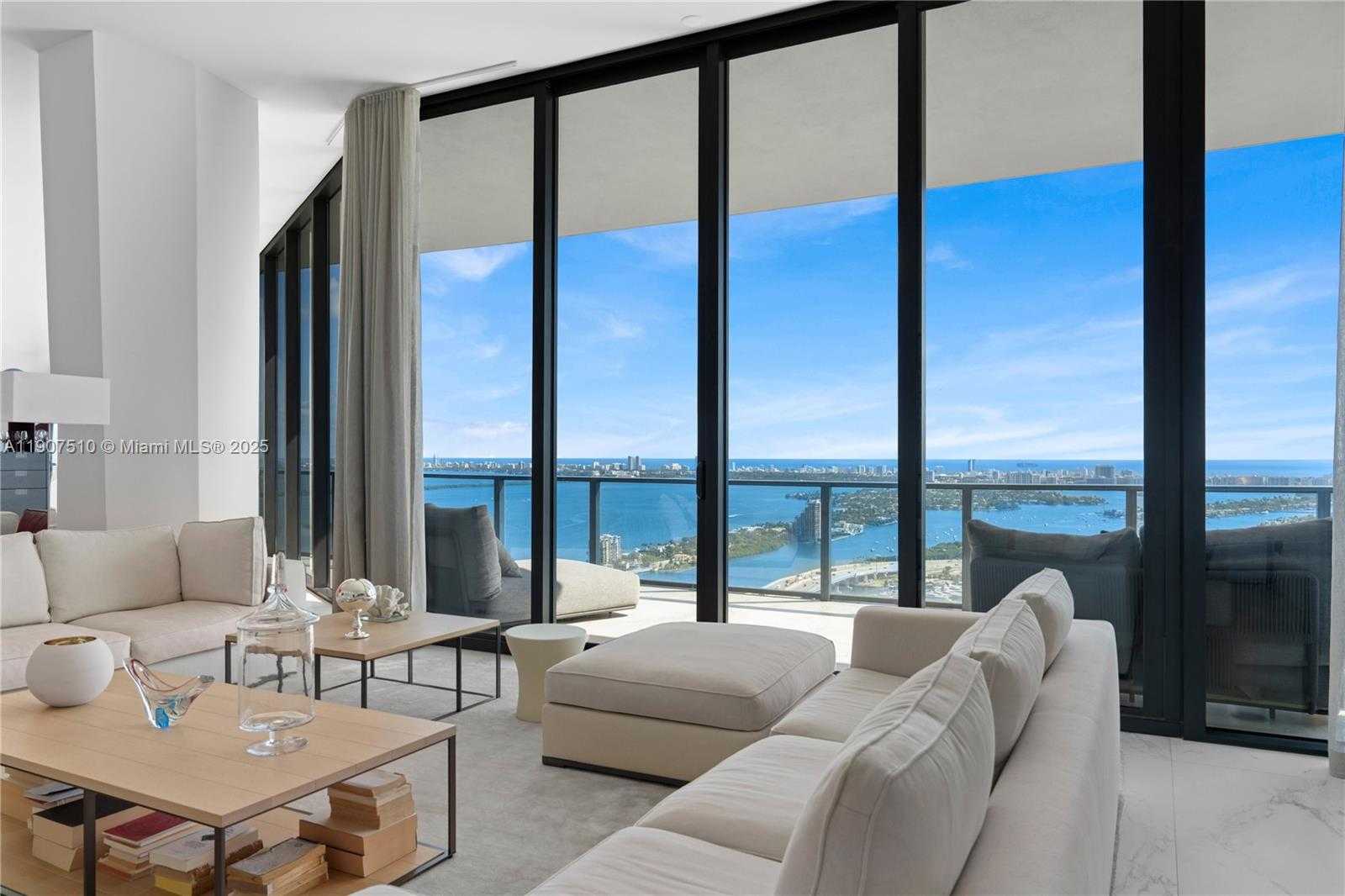 Small Image of 1000 BISCAYNE BLVD #LPH 4901, Miami Number 21