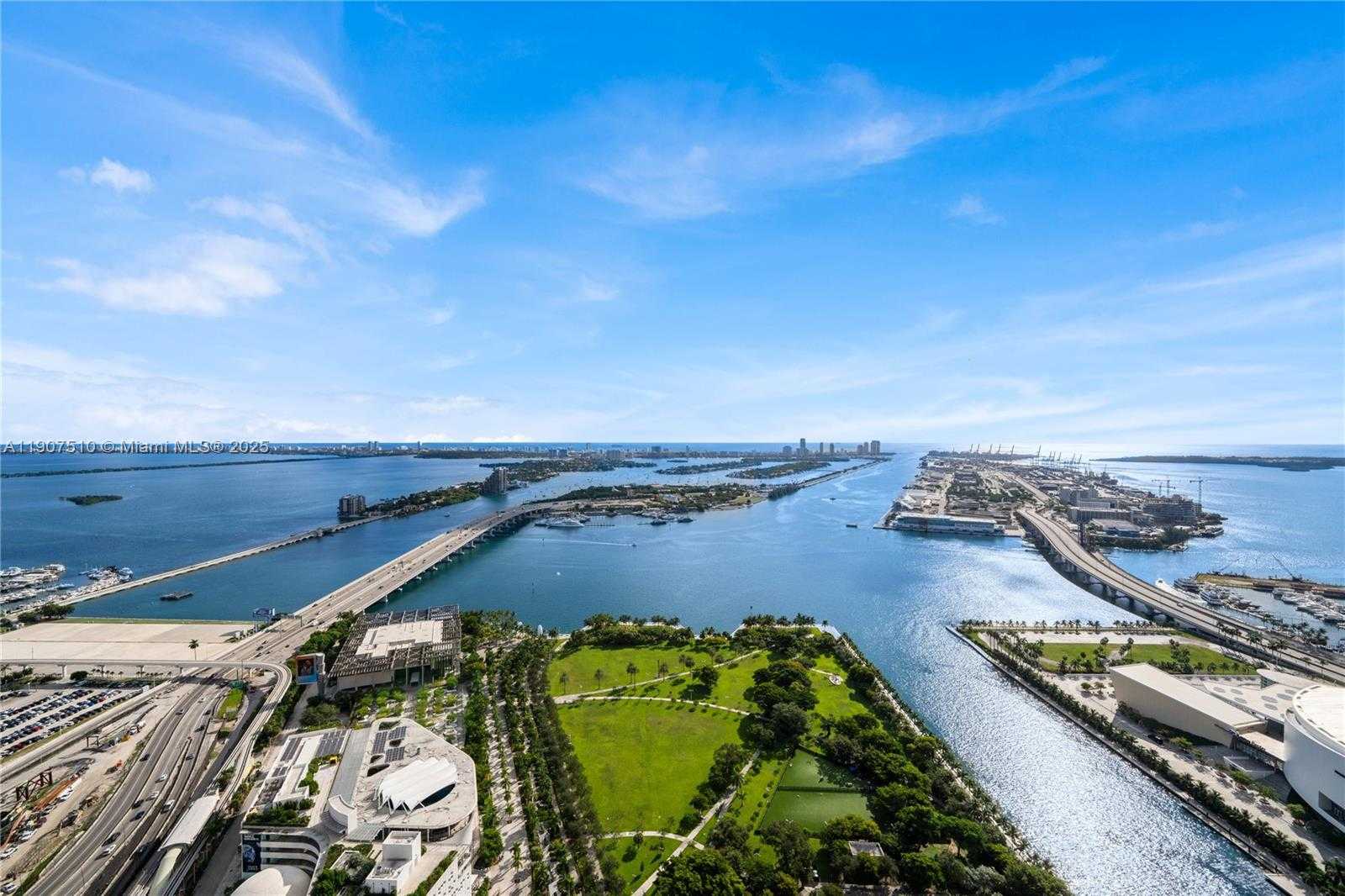 Small Image of 1000 BISCAYNE BLVD #LPH 4901, Miami Number 3