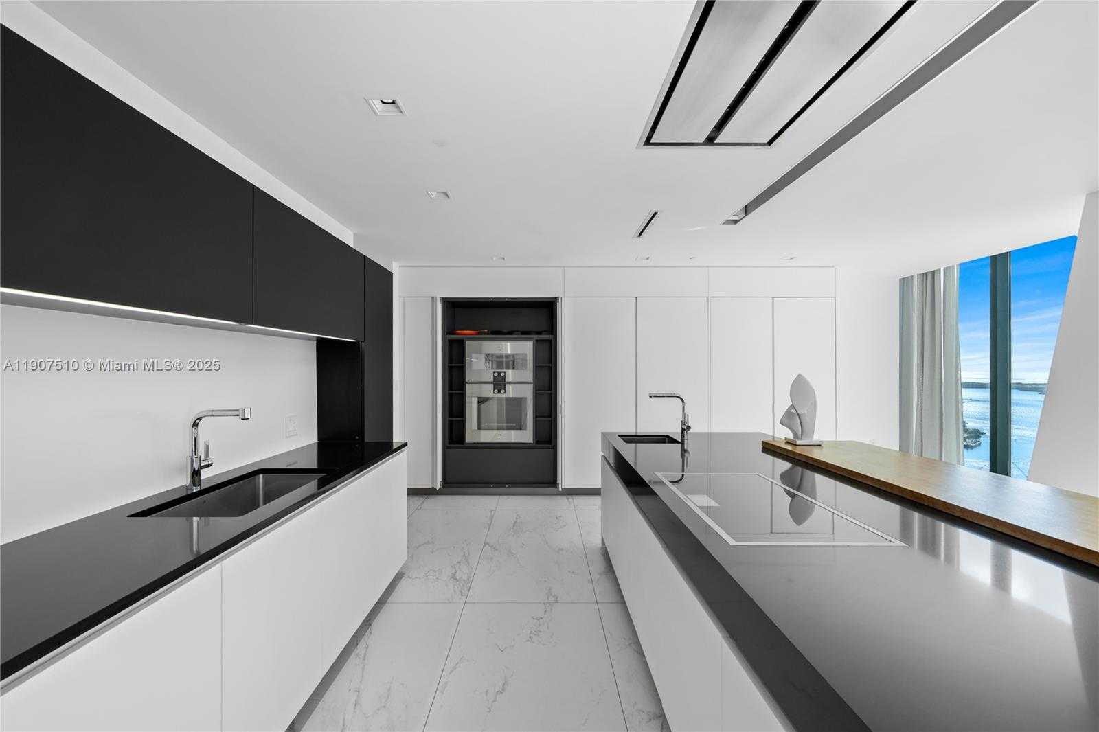 Small Image of 1000 BISCAYNE BLVD #LPH 4901, Miami Number 35