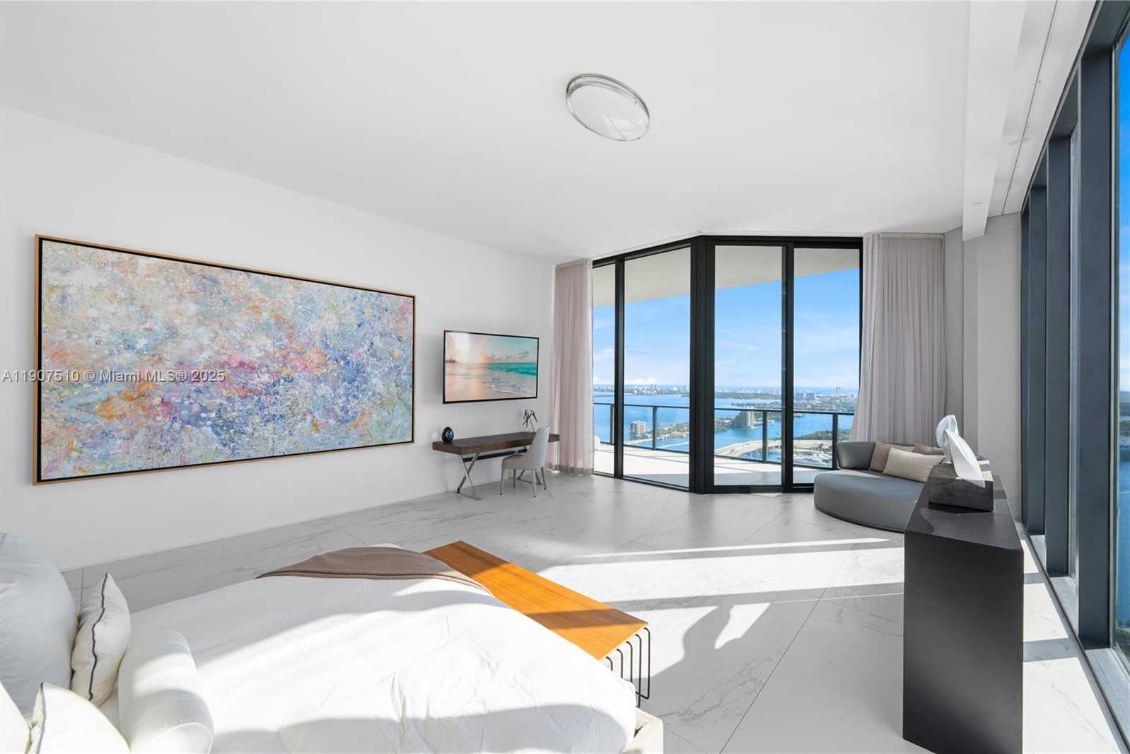 Small Image of 1000 BISCAYNE BLVD #LPH 4901, Miami Number 41