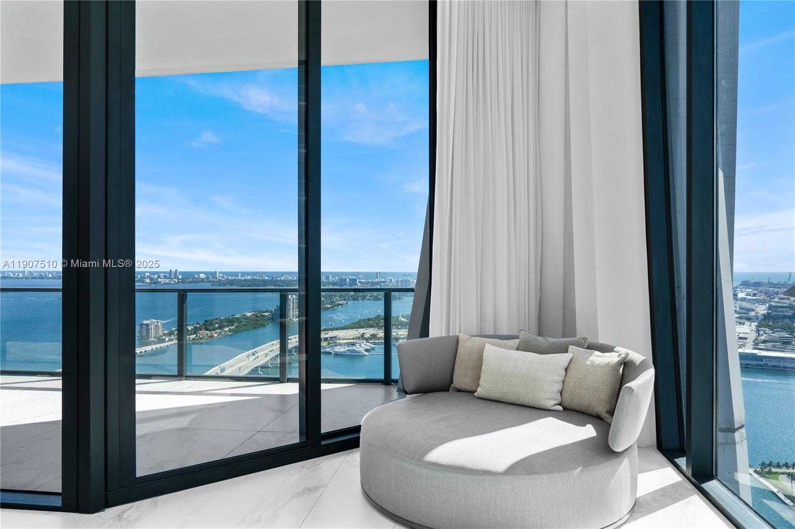 Small Image of 1000 BISCAYNE BLVD #LPH 4901, Miami Number 43