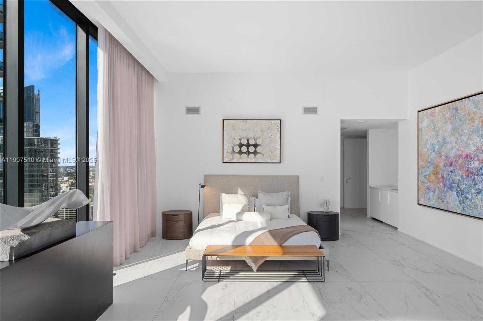 Small Image of 1000 BISCAYNE BLVD #LPH 4901, Miami Number 44