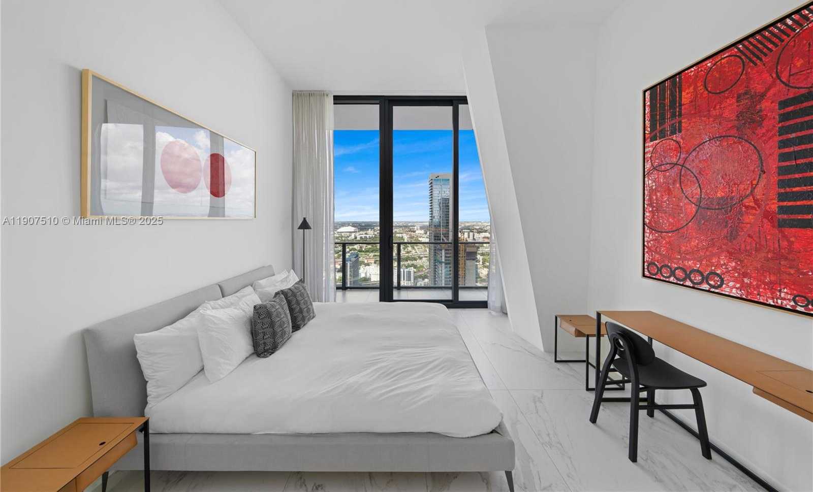 Small Image of 1000 BISCAYNE BLVD #LPH 4901, Miami Number 54