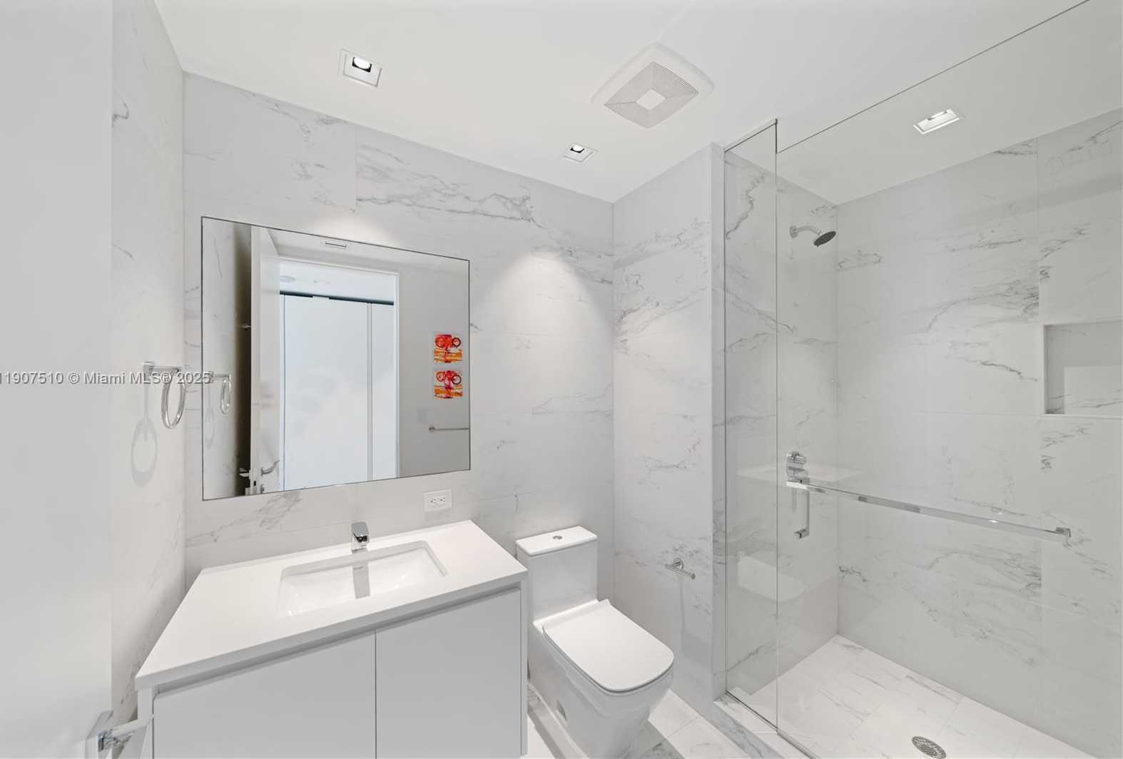 Small Image of 1000 BISCAYNE BLVD #LPH 4901, Miami Number 56