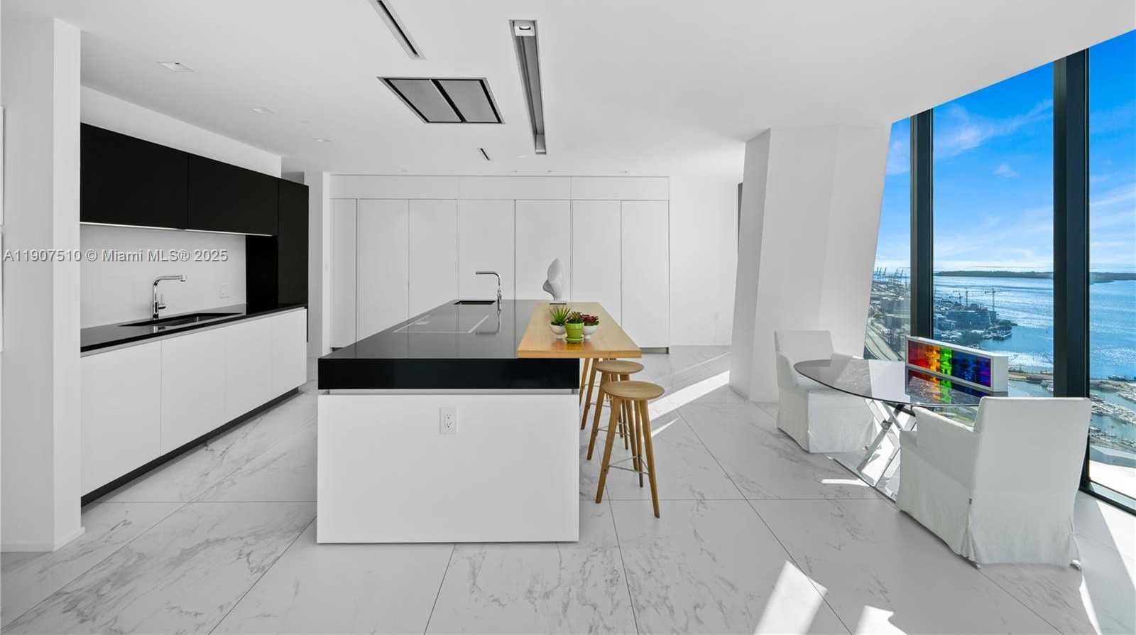 Small Image of 1000 BISCAYNE BLVD #LPH 4901, Miami Number 7