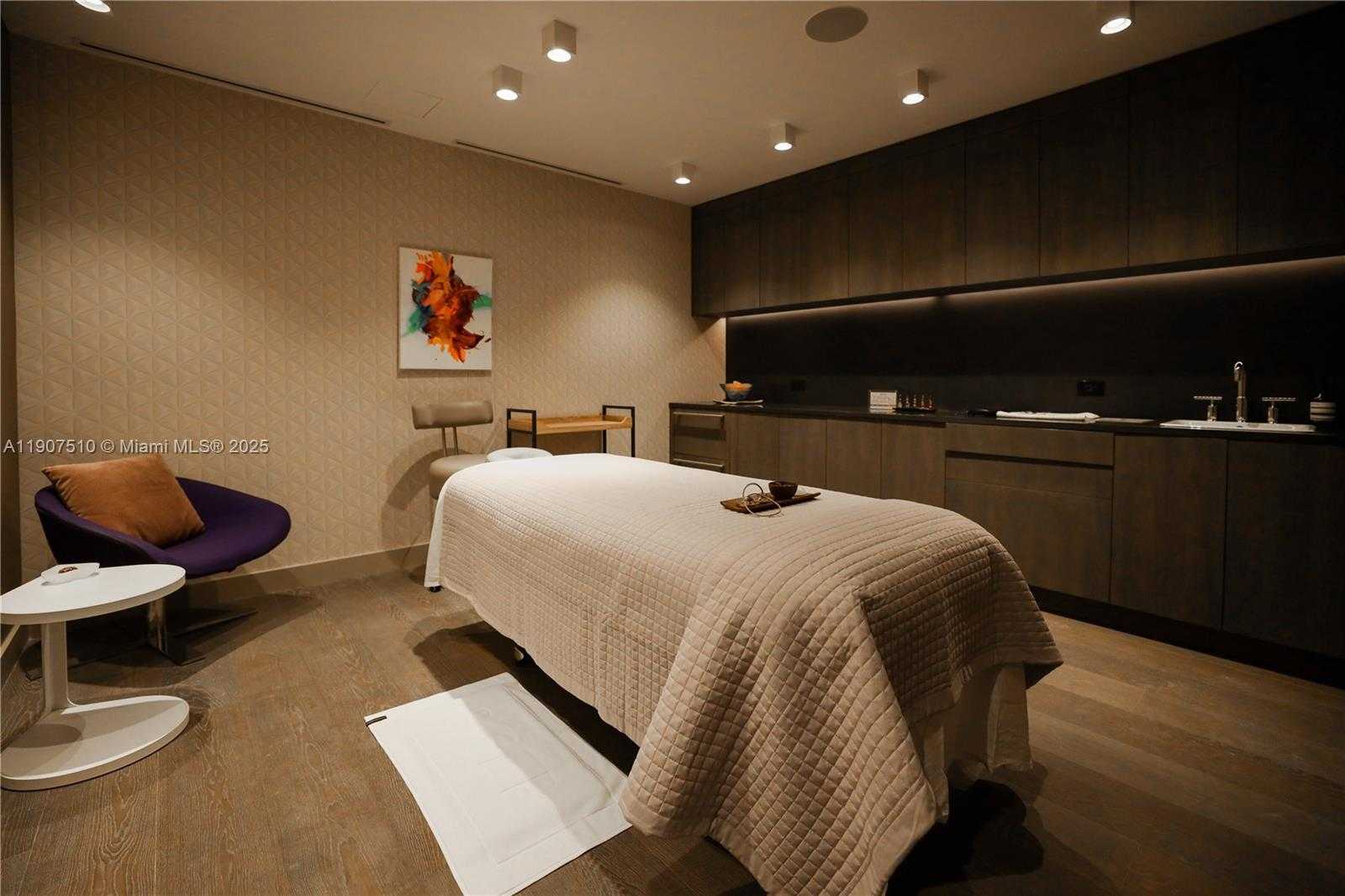 Small Image of 1000 BISCAYNE BLVD #LPH 4901, Miami Number 73