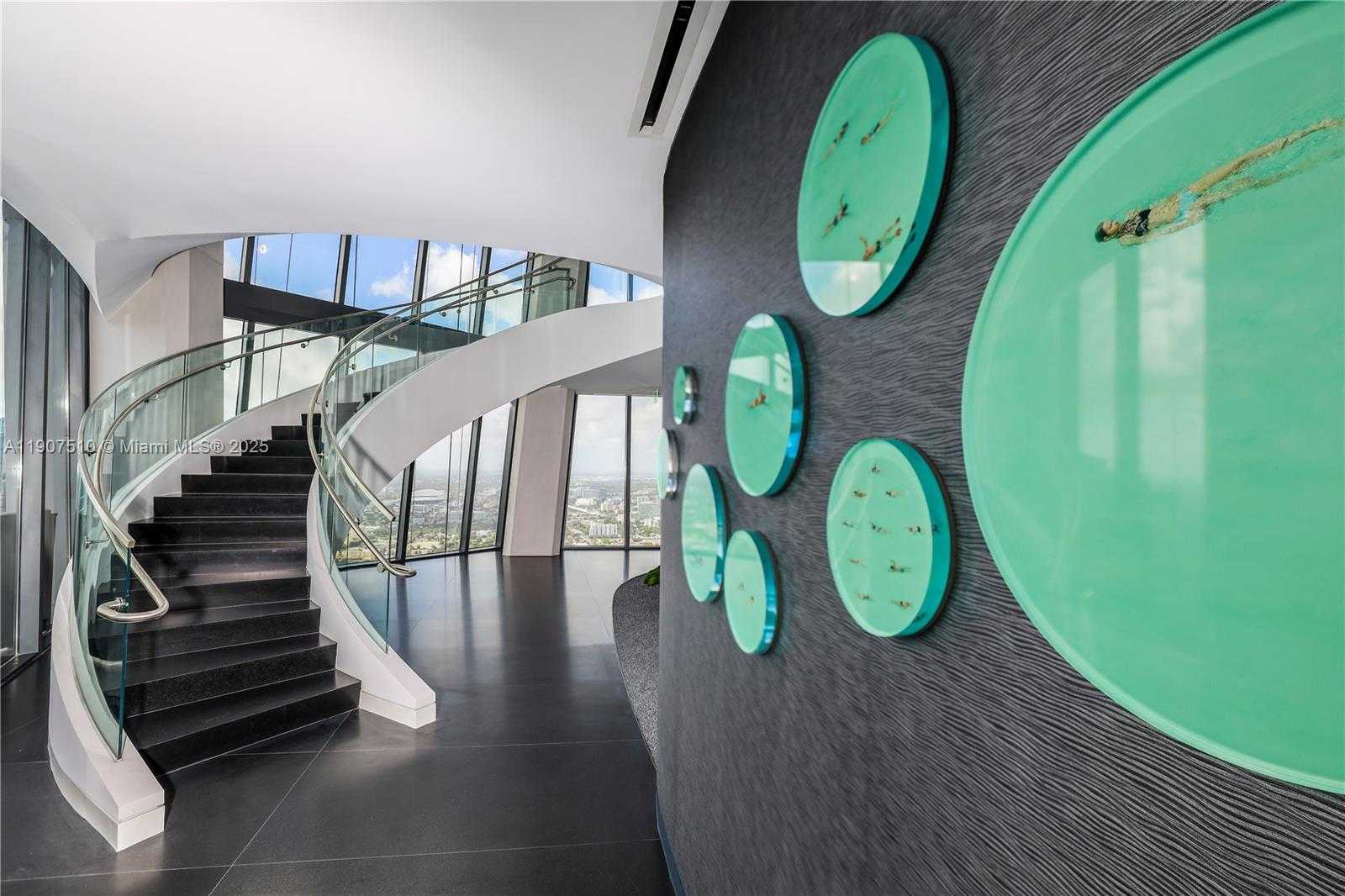 Small Image of 1000 BISCAYNE BLVD #LPH 4901, Miami Number 77