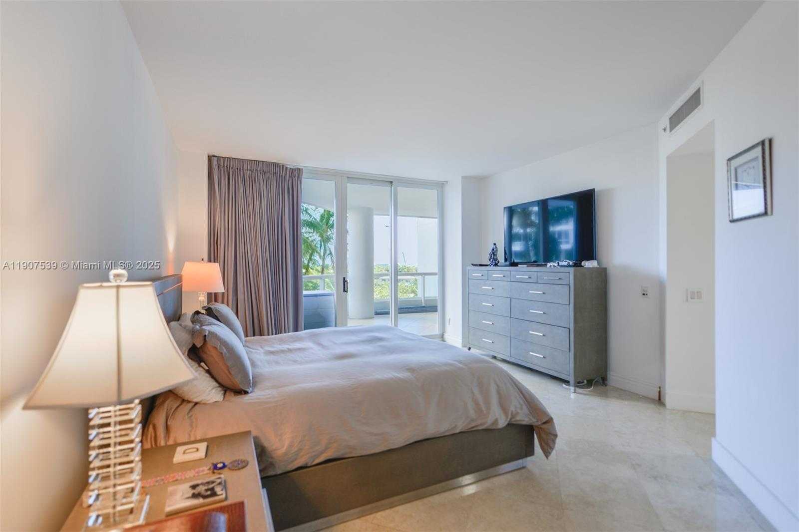 Small Image of 21050 POINT PL #702, Aventura Number 22