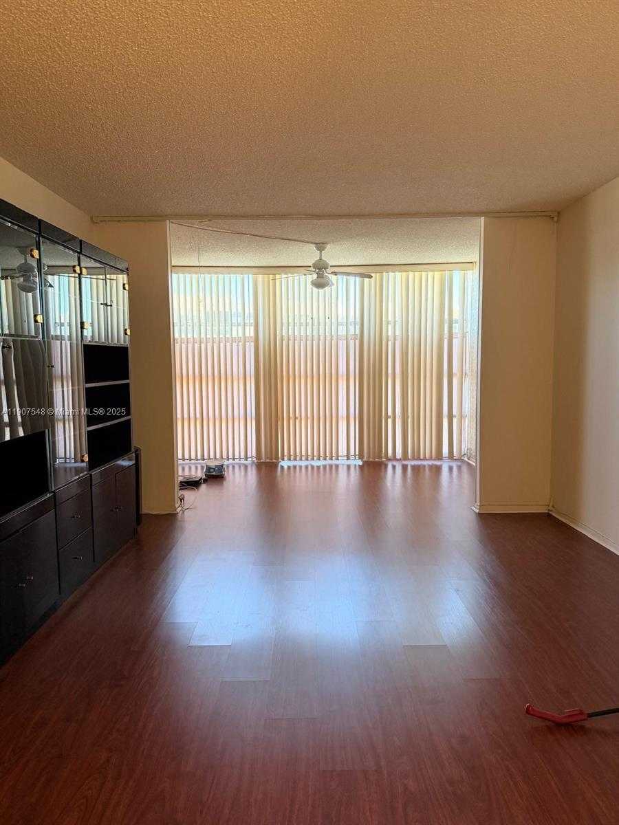 Small Image of 501 THREE ISLANDS BLVD #305, Hallandale Beach Number 9