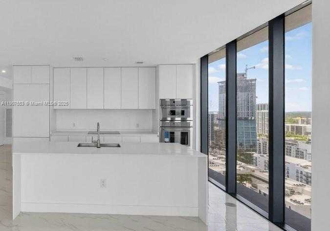 Small Image of Miami Number 28