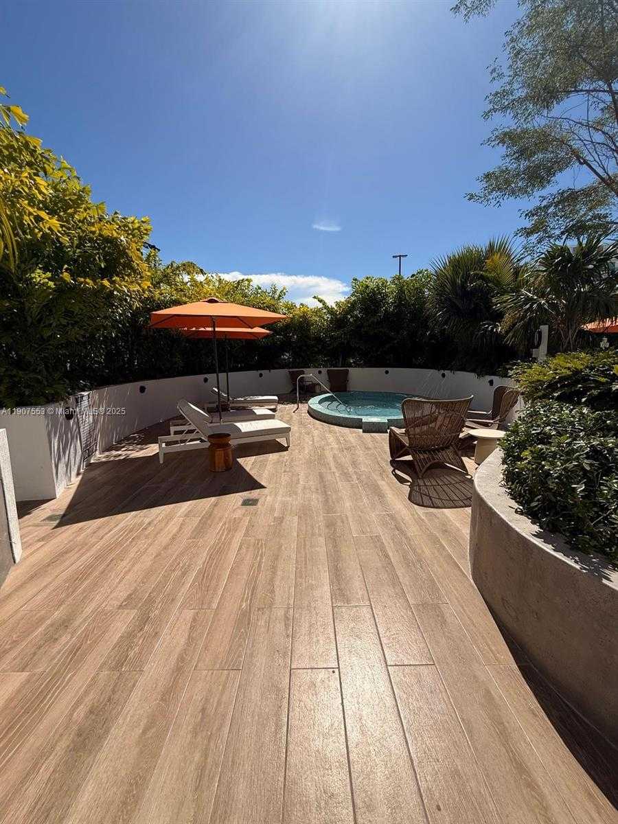 Small Image of Miami Number 39