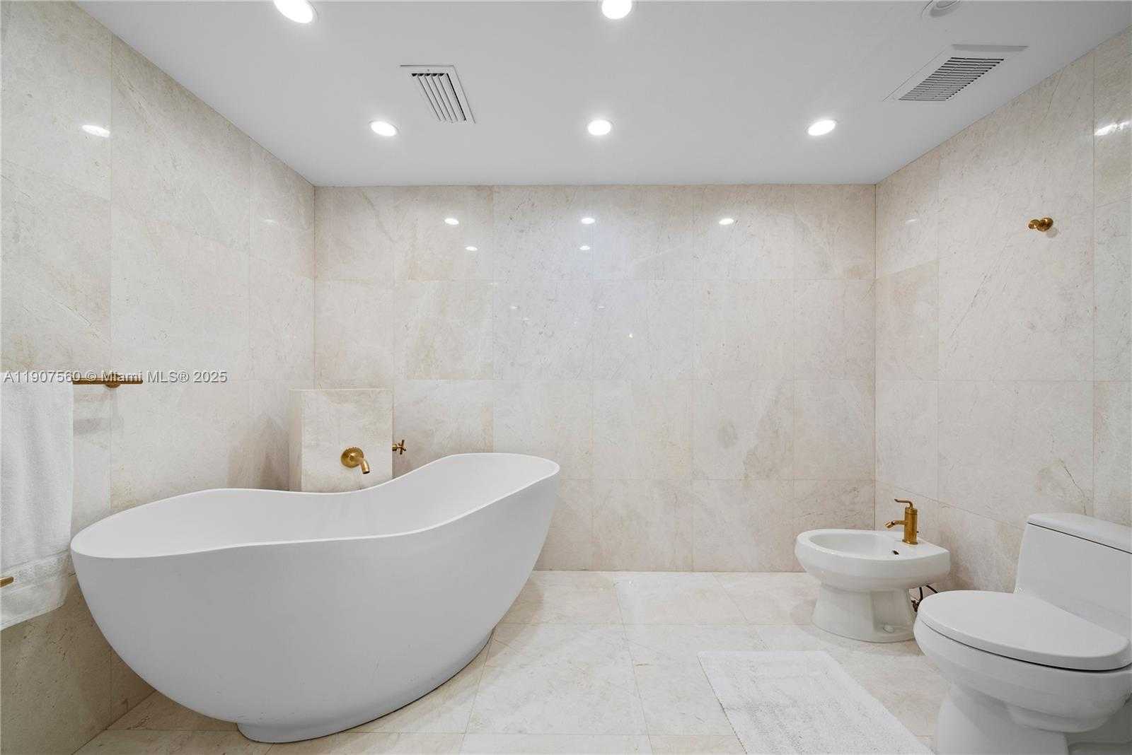 Small Image of 1925 BRICKELL AVE #DPH3, Miami Number 31