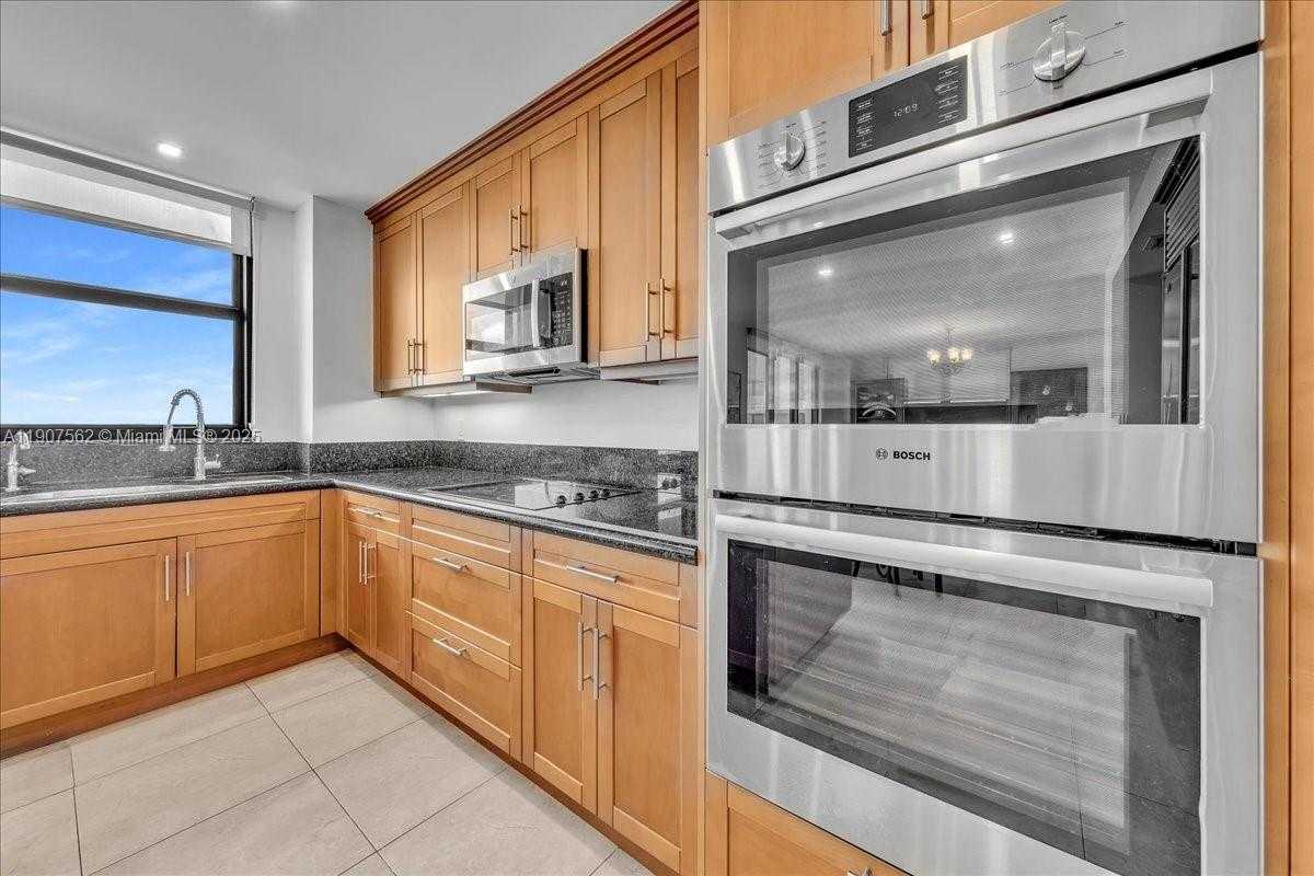 Small Image of 9801 COLLINS AVE #14Y, Bal Harbour Number 17