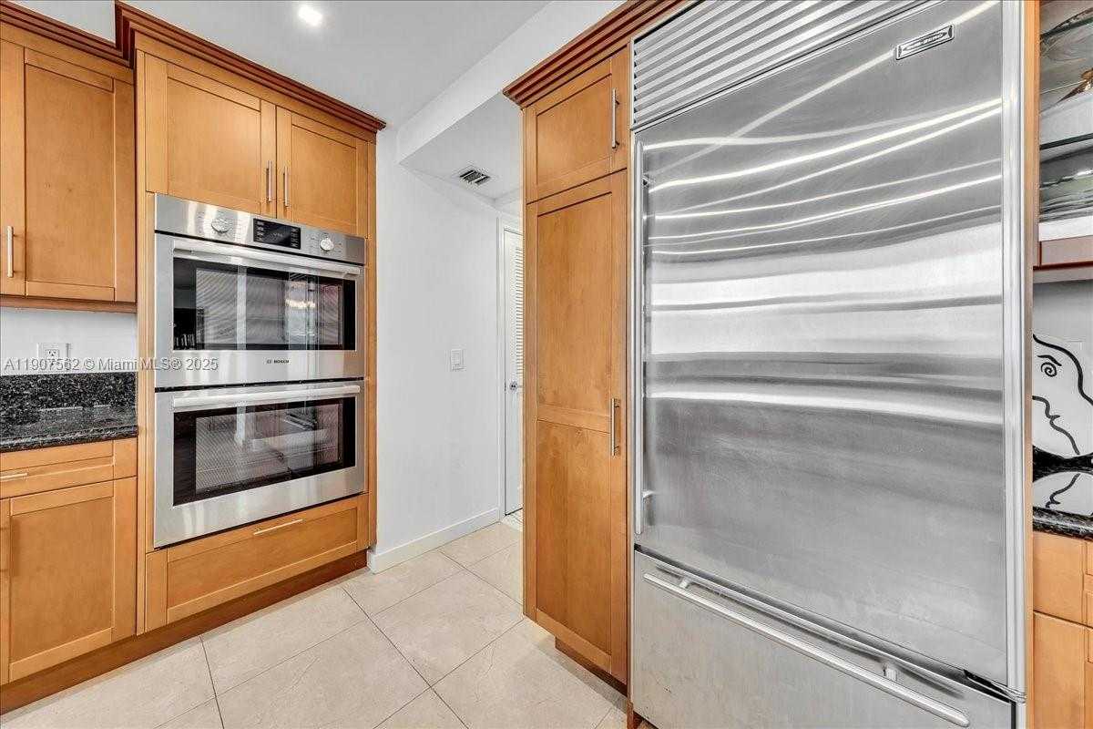 Small Image of 9801 COLLINS AVE #14Y, Bal Harbour Number 26