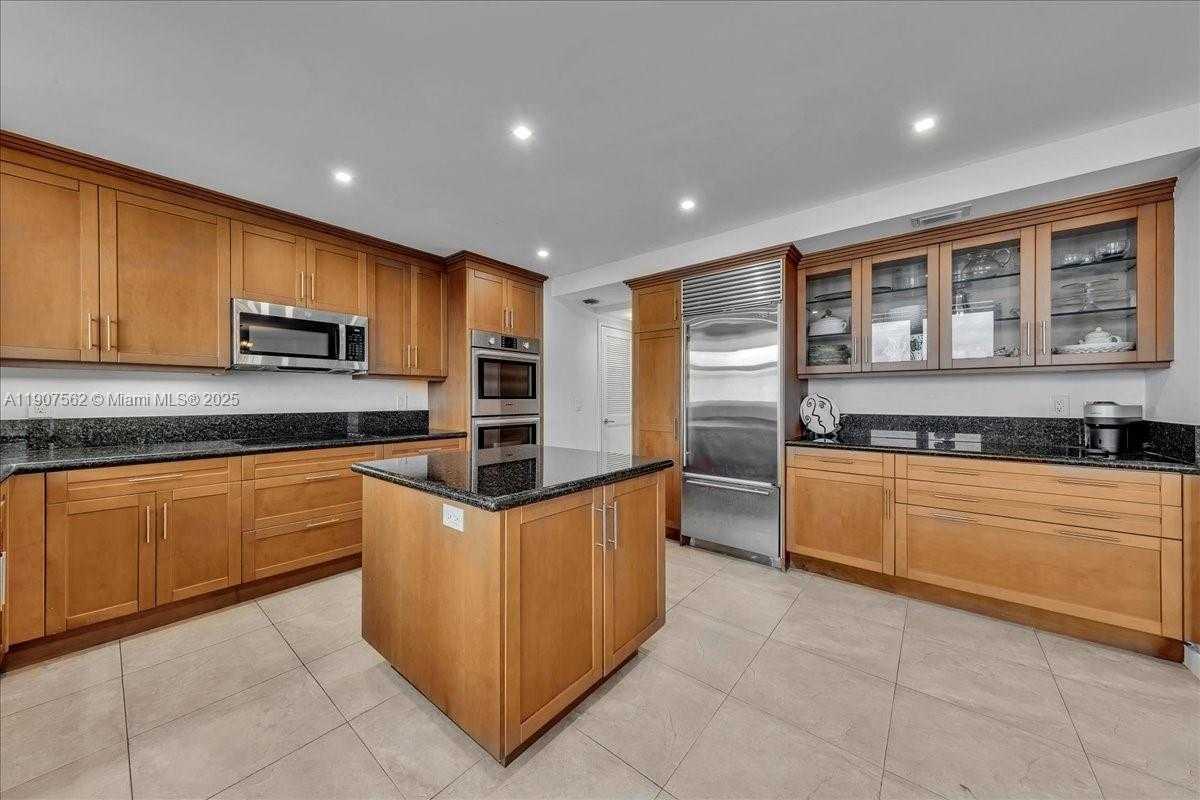 Small Image of 9801 COLLINS AVE #14Y, Bal Harbour Number 27