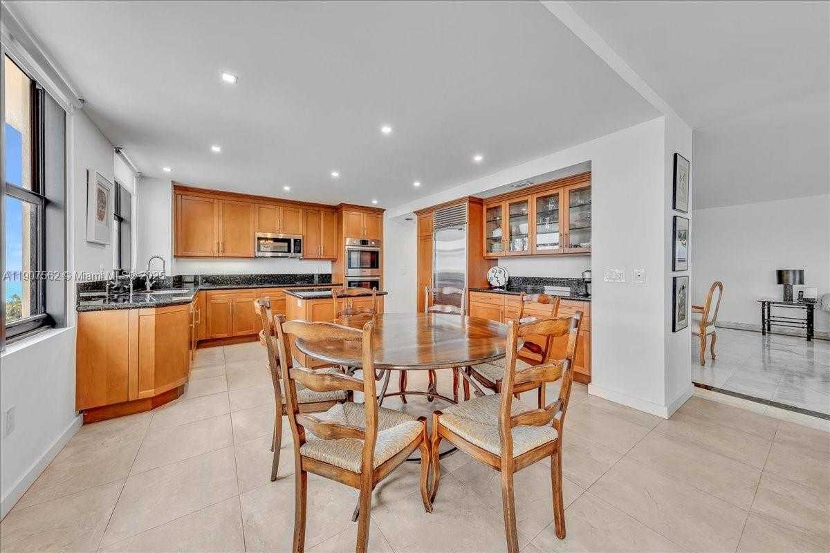 Small Image of 9801 COLLINS AVE #14Y, Bal Harbour Number 28