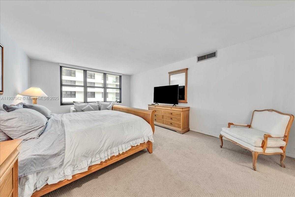 Small Image of 9801 COLLINS AVE #14Y, Bal Harbour Number 37