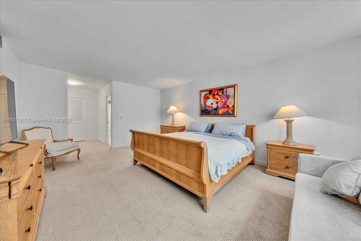 Small Image of 9801 COLLINS AVE #14Y, Bal Harbour Number 39