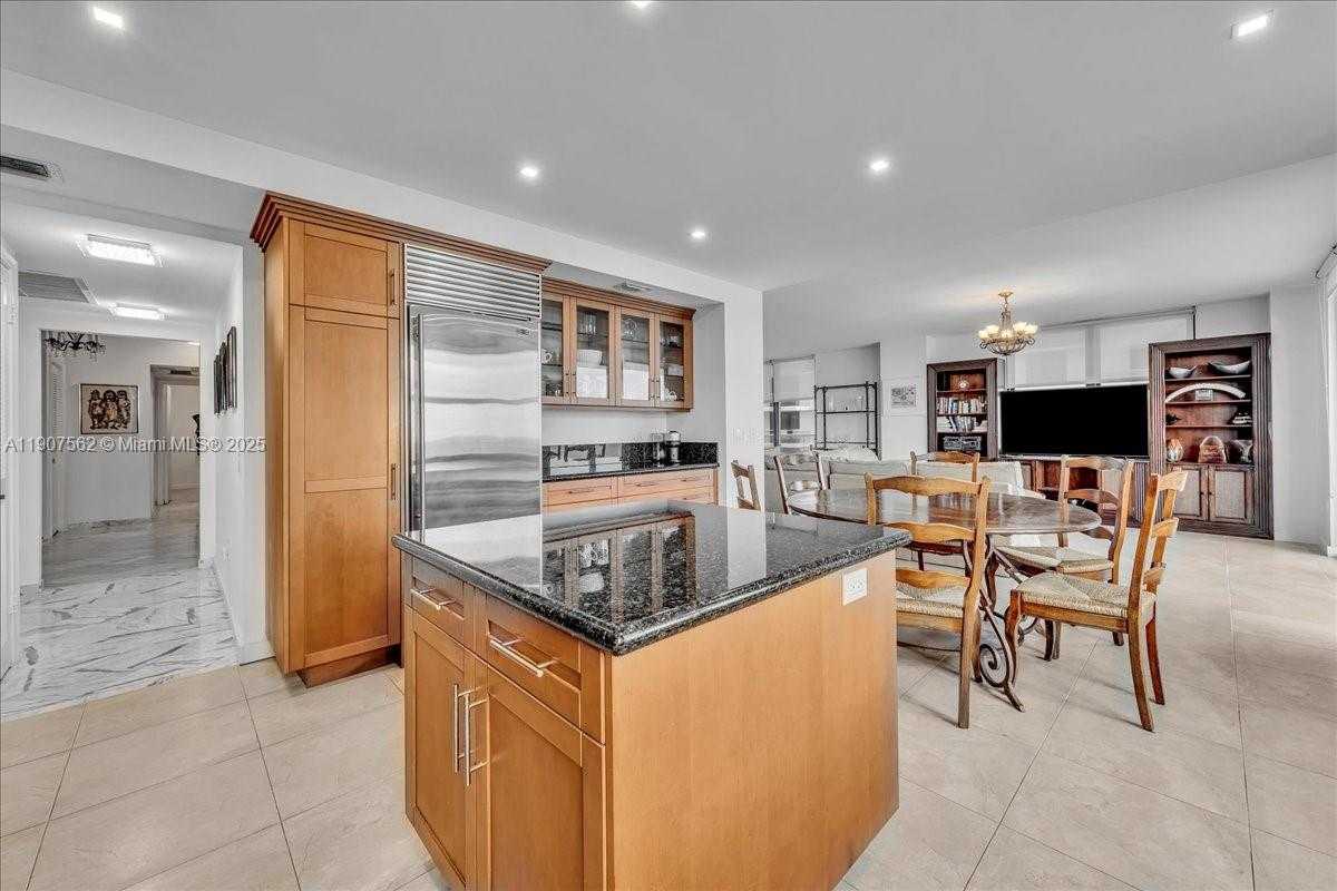 Small Image of 9801 COLLINS AVE #14Y, Bal Harbour Number 43