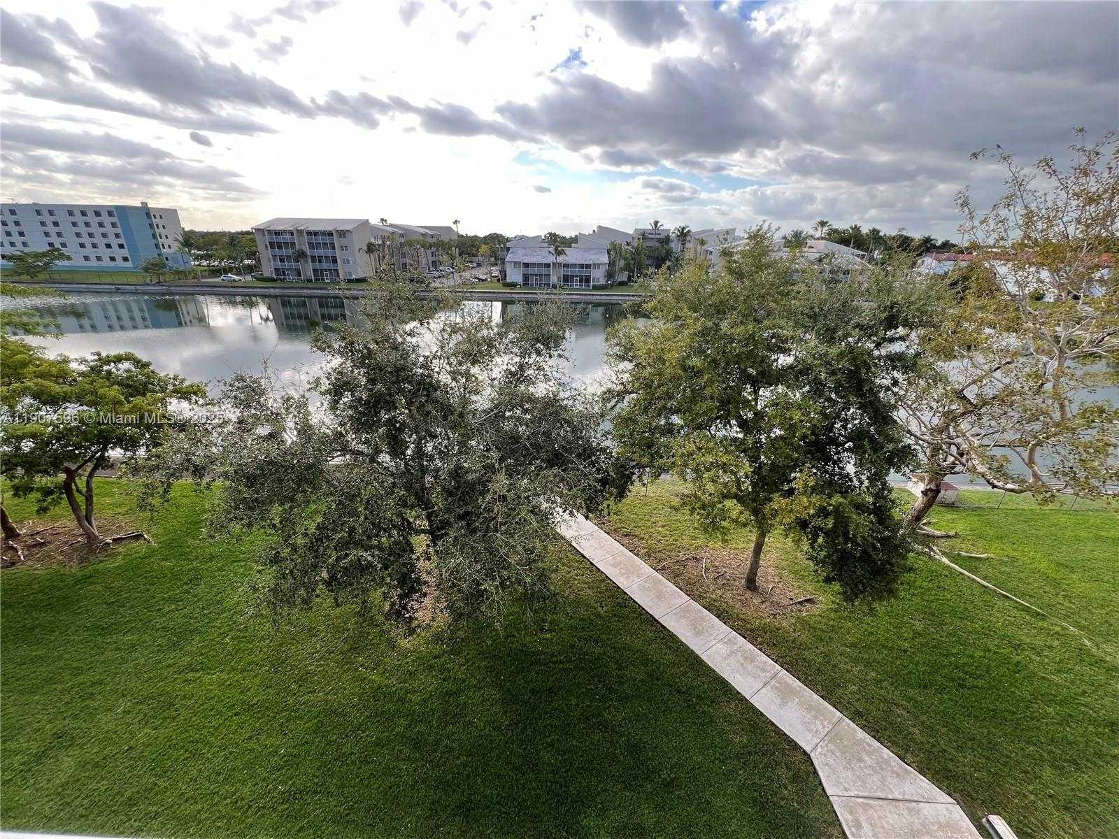 Small Image of 8260 SOUTH WEST 210TH ST #302, Cutler Bay Number 11