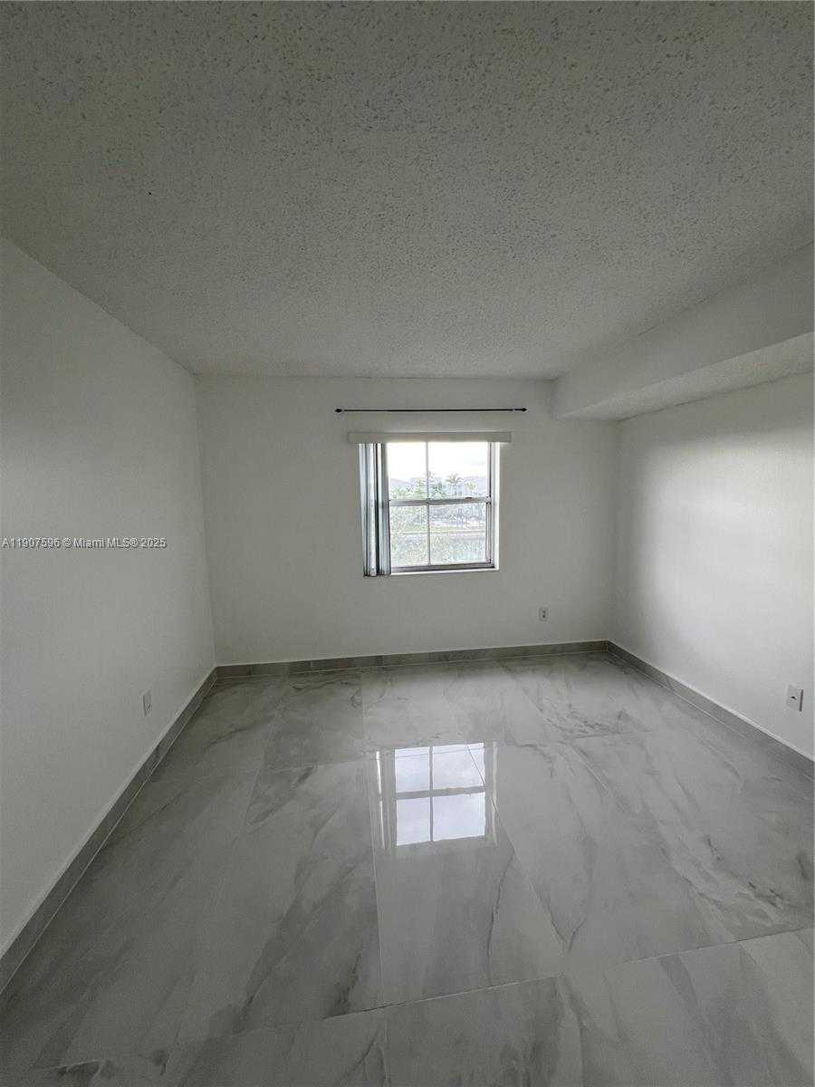 Small Image of 8260 SOUTH WEST 210TH ST #302, Cutler Bay Number 19