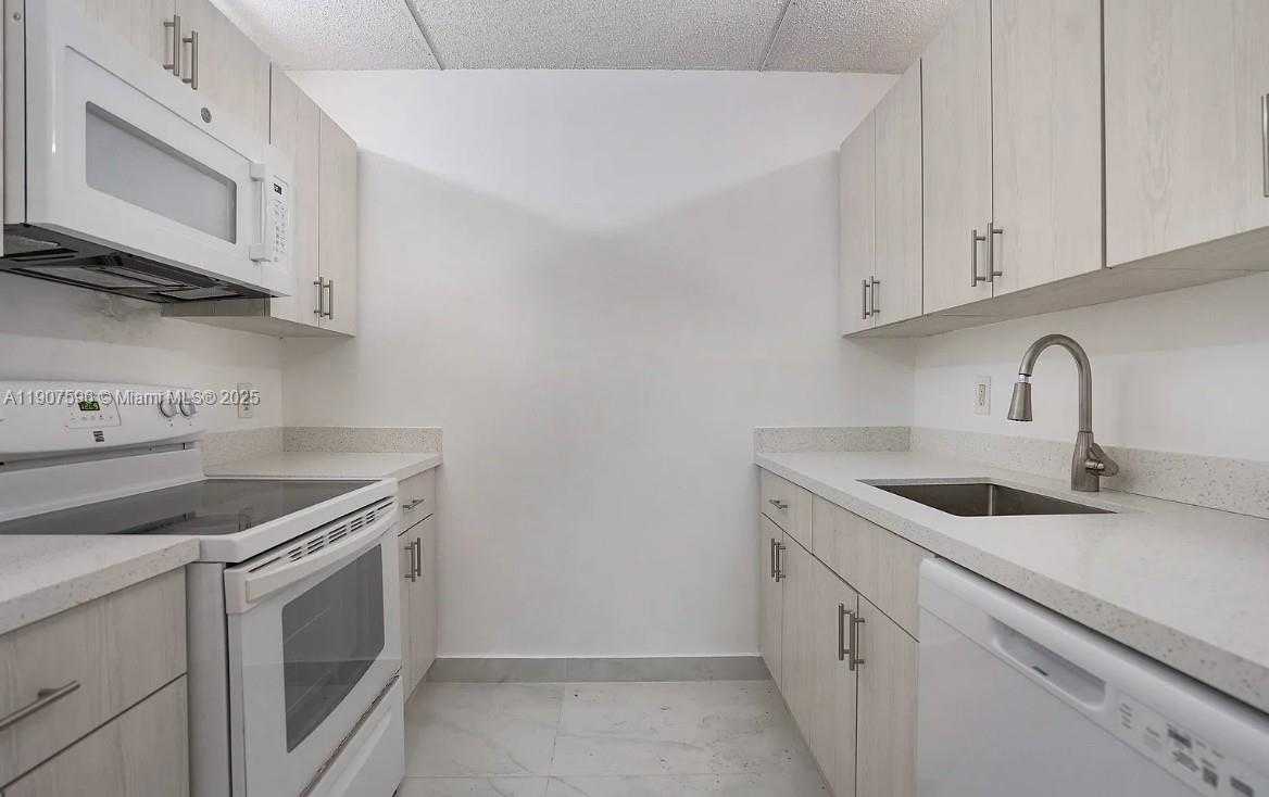 Small Image of 8260 SOUTH WEST 210TH ST #302, Cutler Bay Number 37