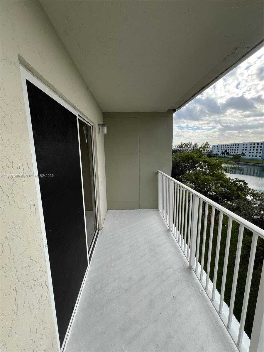 Small Image of 8260 SOUTH WEST 210TH ST #302, Cutler Bay Number 9