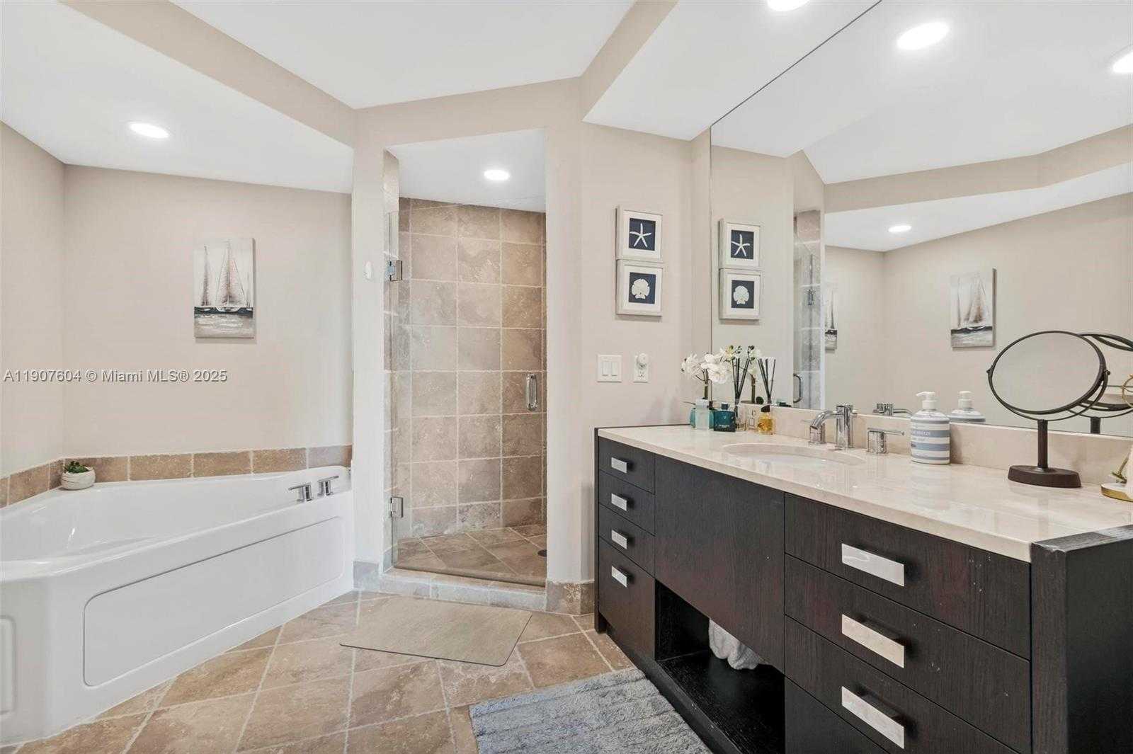 Small Image of 18201 COLLINS AVE #1408, Sunny Isles Beach Number 6