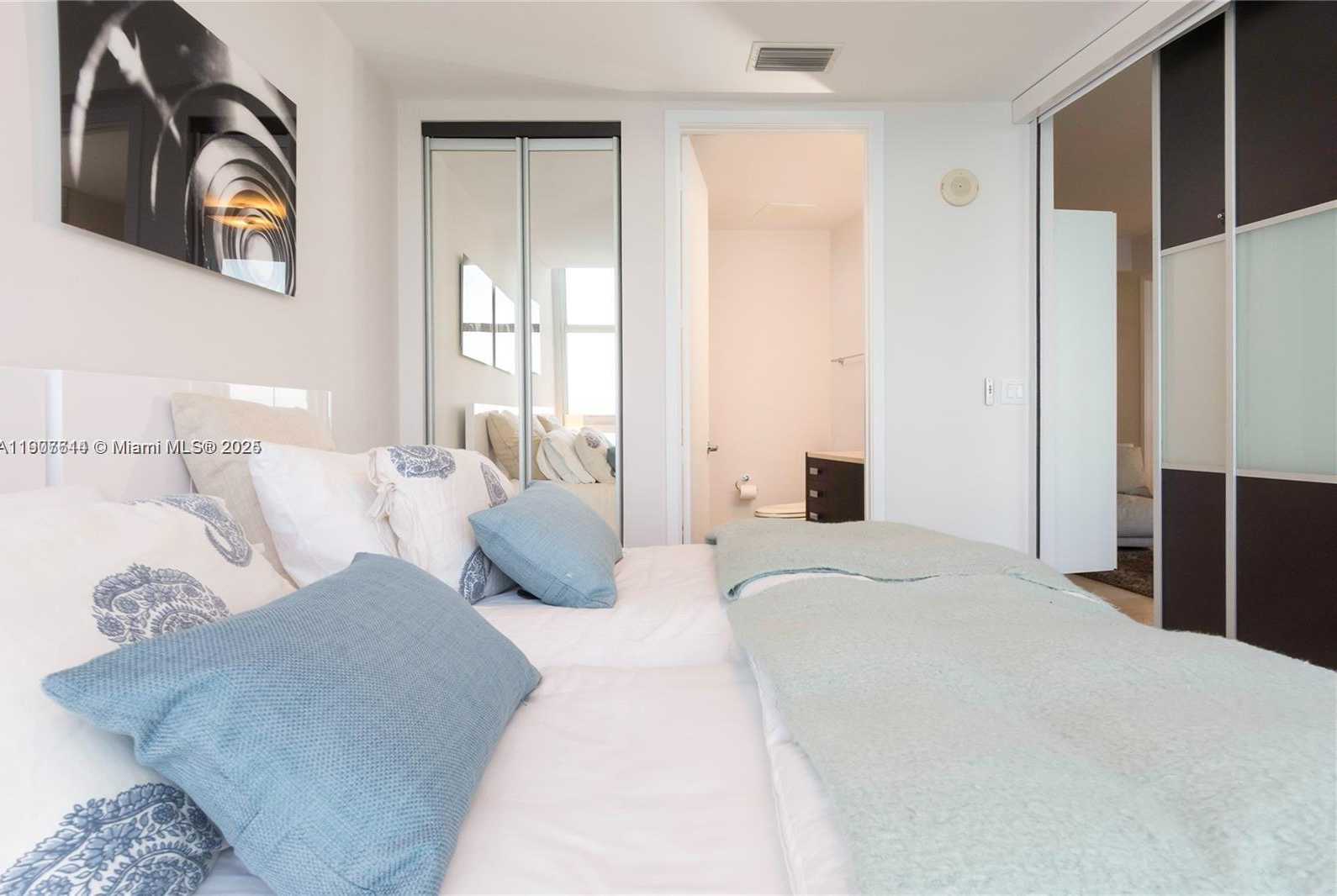 Small Image of 18201 COLLINS AVE #4208, Sunny Isles Beach Number 16