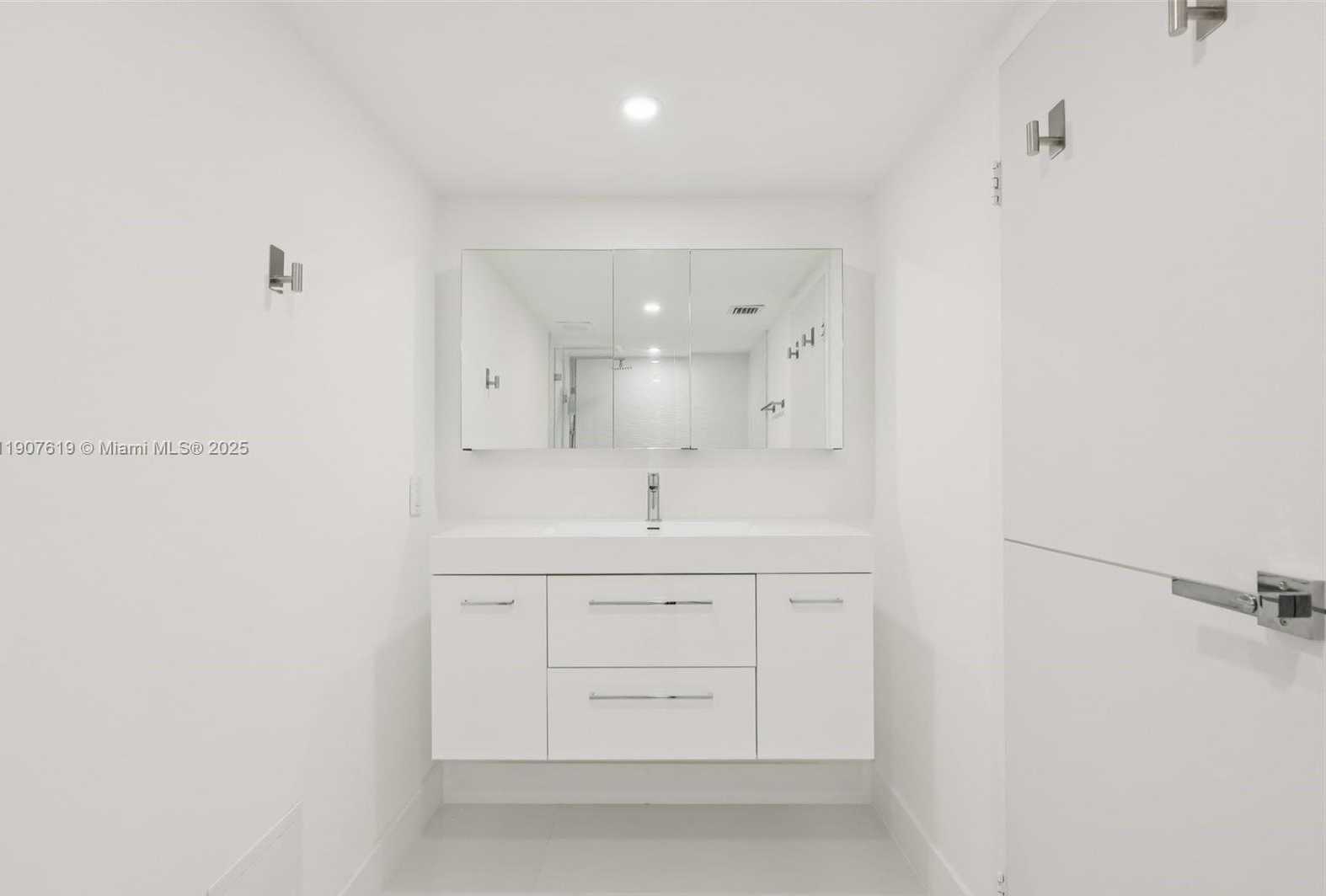 Small Image of 7601 EAST TREASURE DR #2305, North Bay Village Number 18