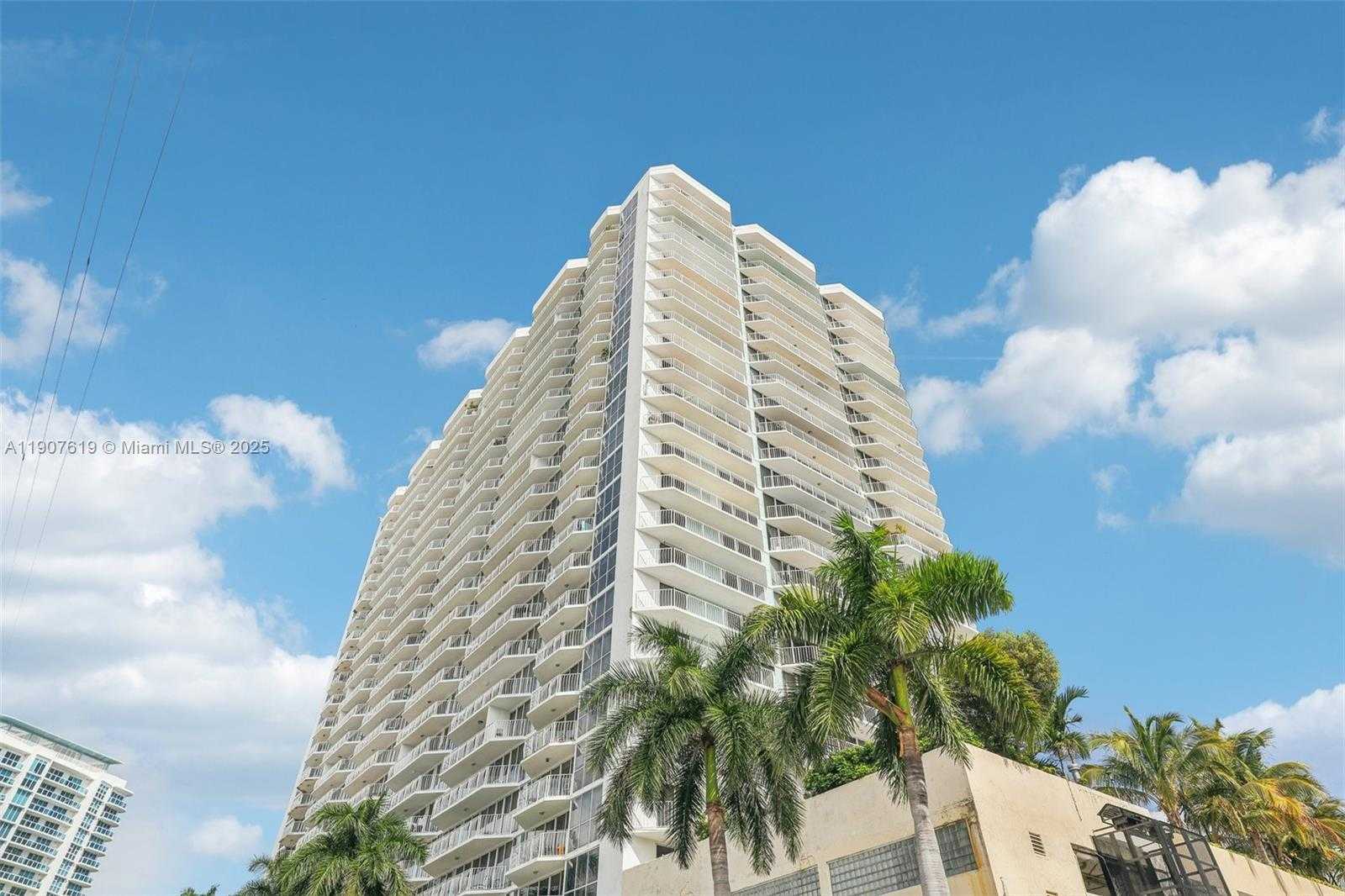 Small Image of 7601 EAST TREASURE DR #2305, North Bay Village Number 33