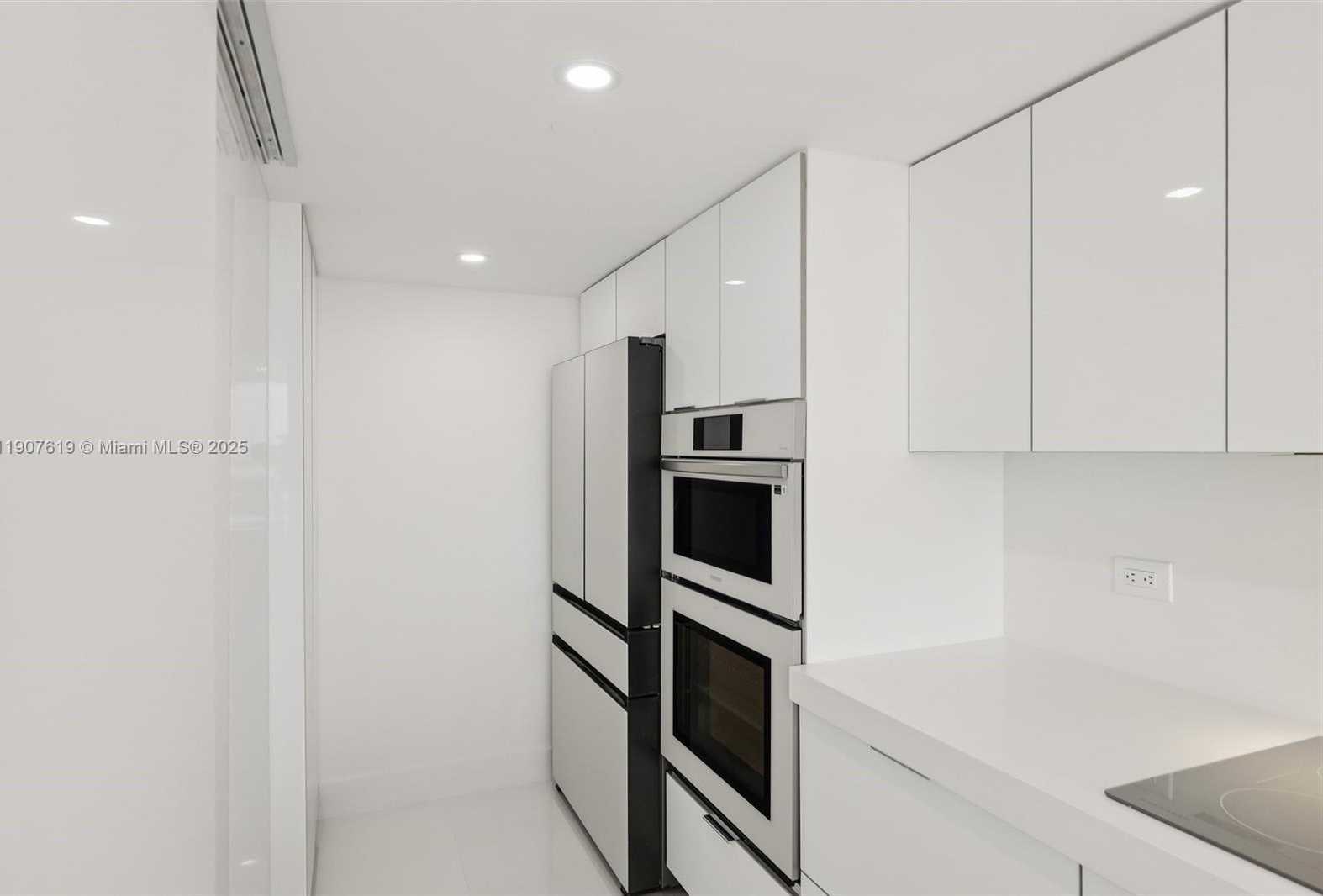 Small Image of 7601 EAST TREASURE DR #2305, North Bay Village Number 8