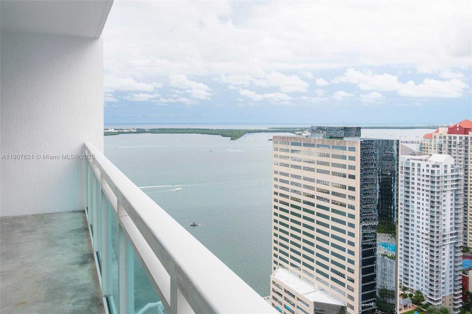 Small Image of 950 BRICKELL BAY DR #3905, Miami Number 15
