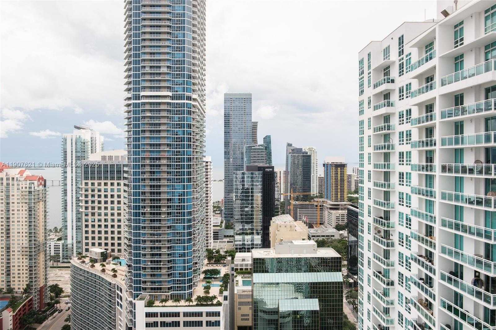Small Image of 950 BRICKELL BAY DR #3905, Miami Number 16