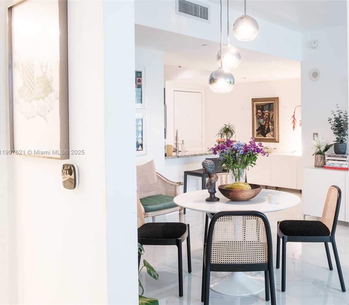 Small Image of 950 BRICKELL BAY DR #3905, Miami Number 23