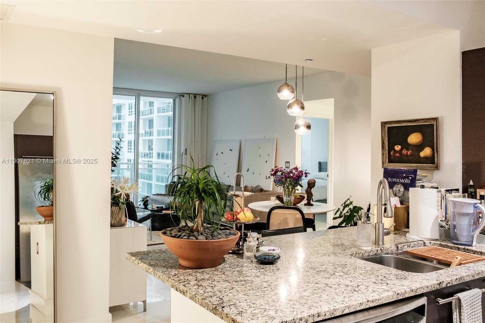 Small Image of 950 BRICKELL BAY DR #3905, Miami Number 7