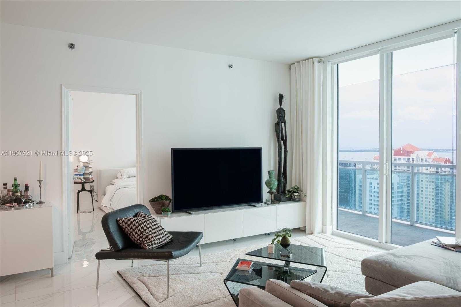Small Image of 950 BRICKELL BAY DR #3905, Miami Number 8