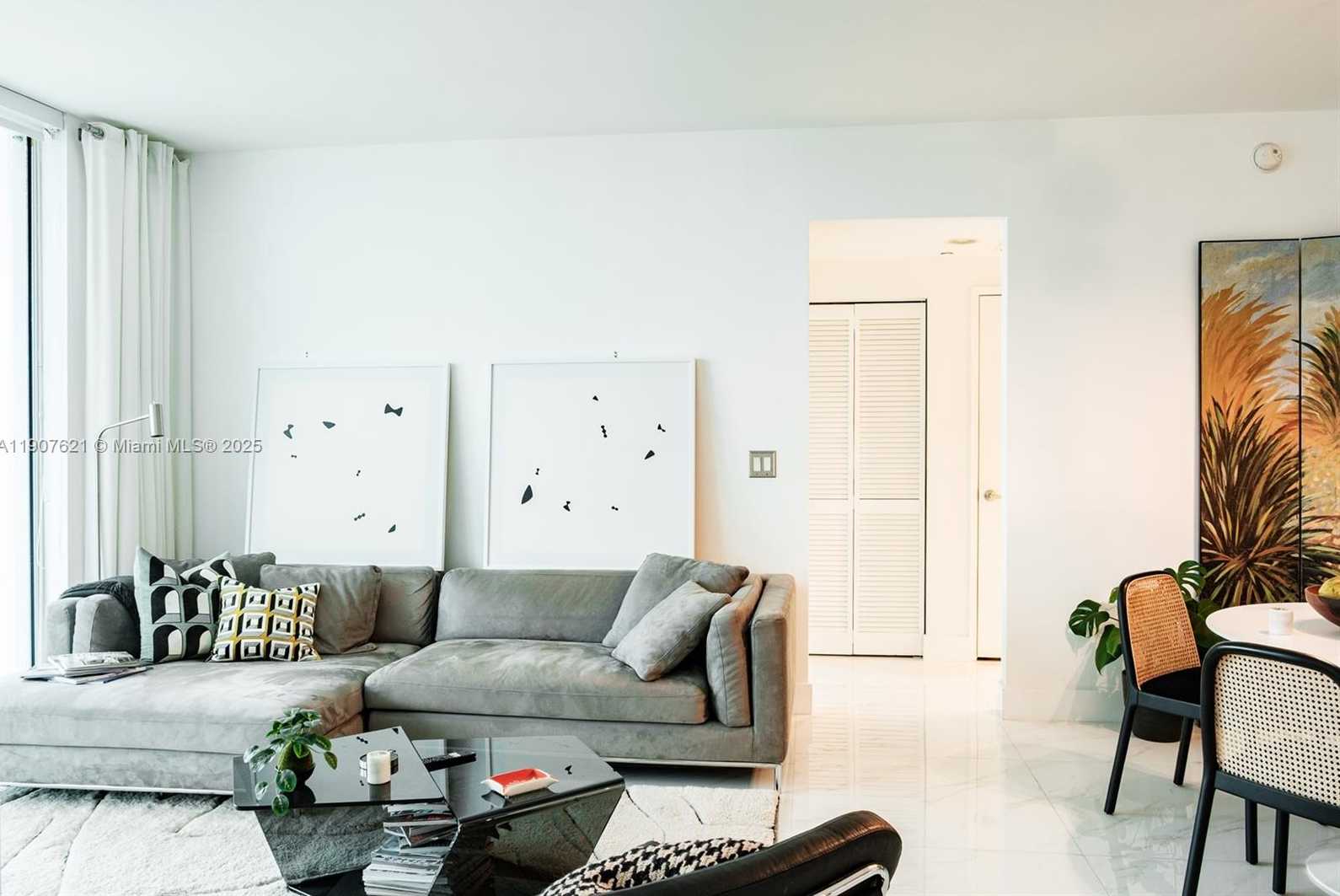 Small Image of 950 BRICKELL BAY DR #3905, Miami Number 9