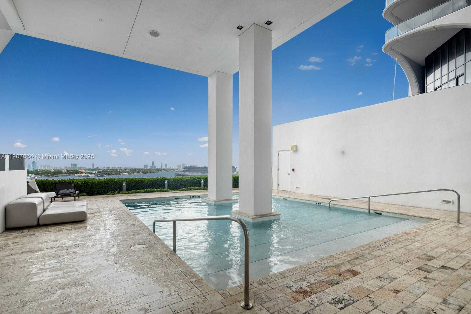 Small Image of 1040 BISCAYNE BLVD #2908, Miami Number 14