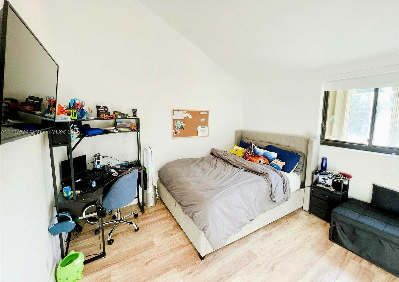 Small Image of 20444 NORTH EAST 34TH CT #12, Aventura Number 17