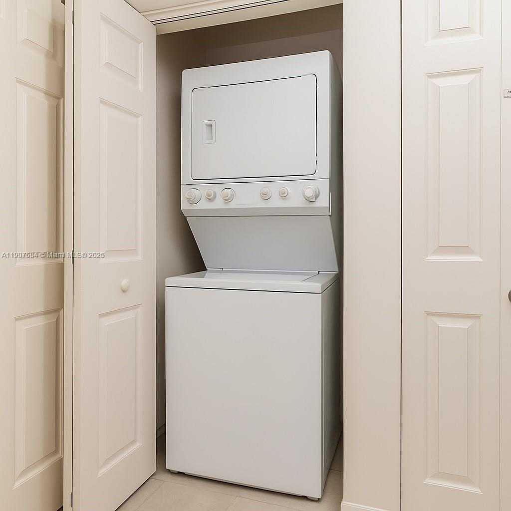 Small Image of 233 SOUTH FEDERAL HWY #402, Boca Raton Number 10