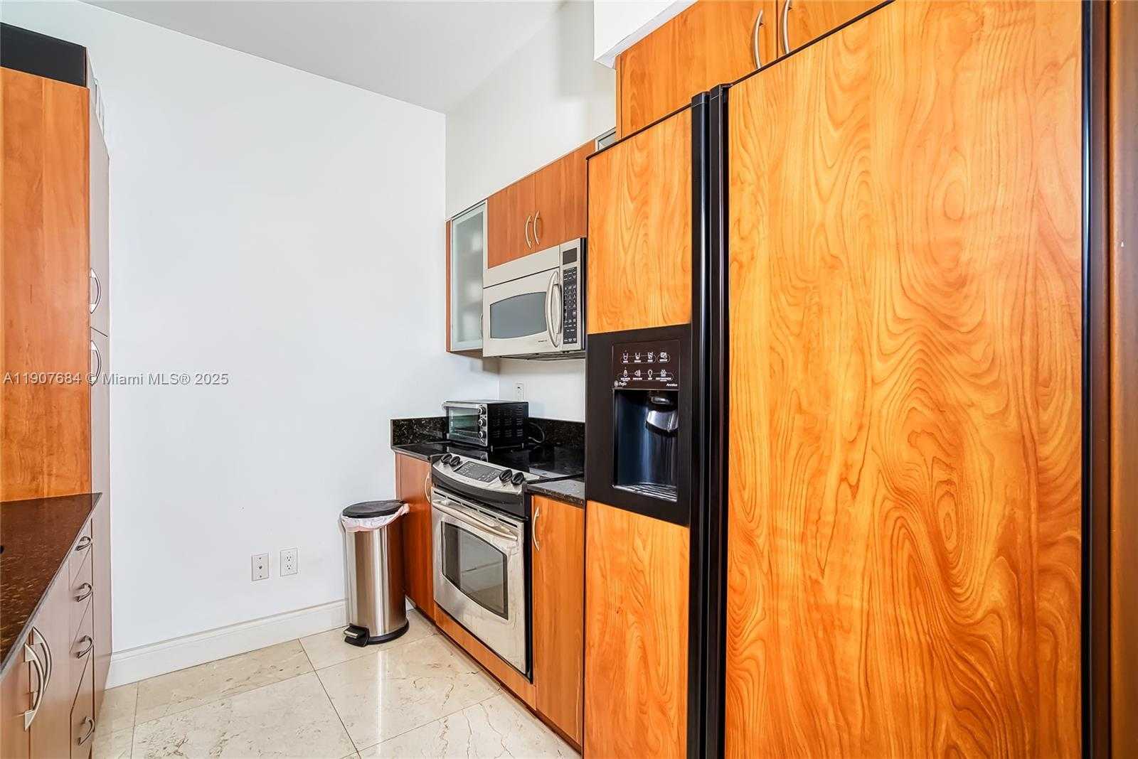 Small Image of 233 SOUTH FEDERAL HWY #402, Boca Raton Number 4