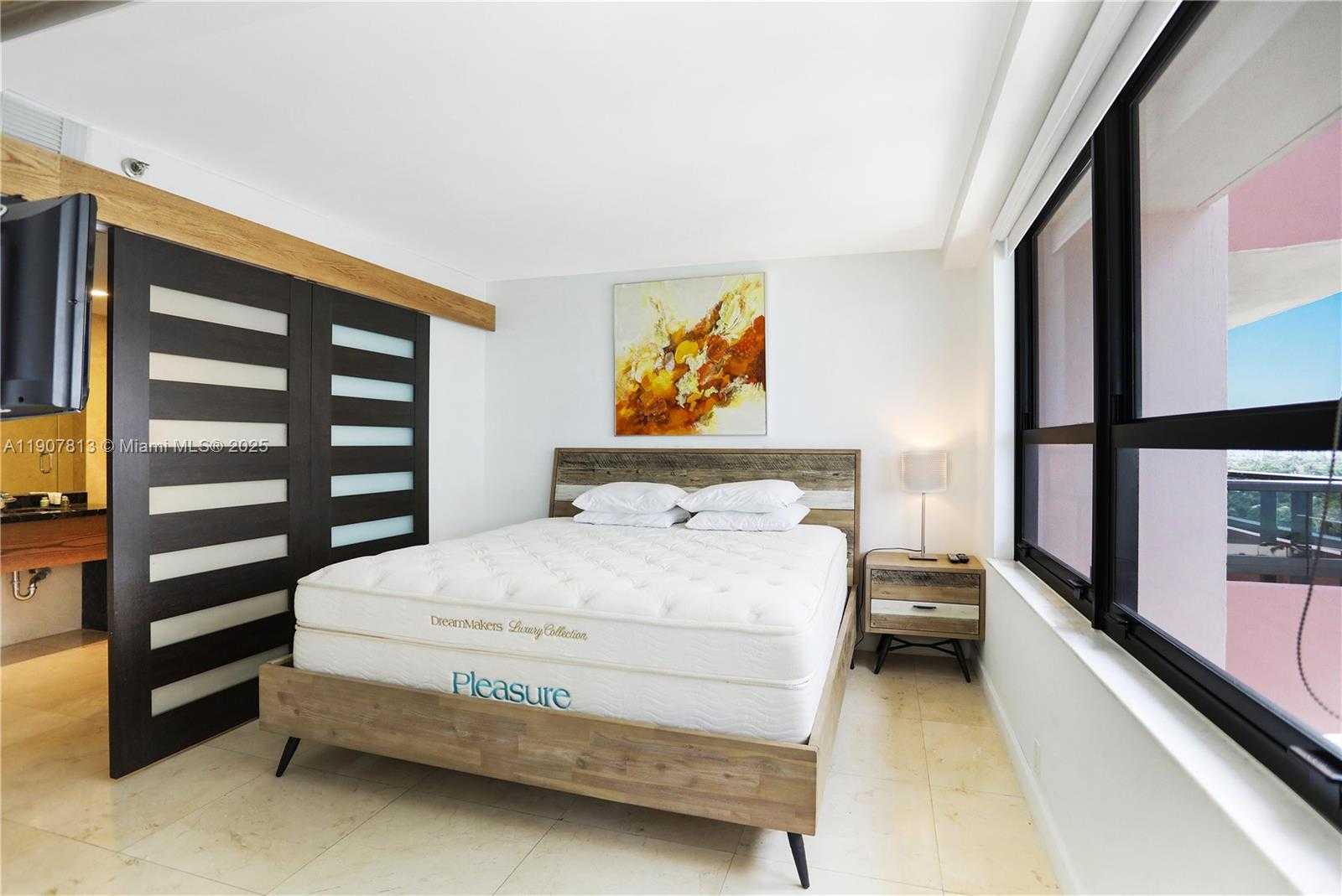 Small Image of 5225 COLLINS AVE #1216, Miami Beach Number 16