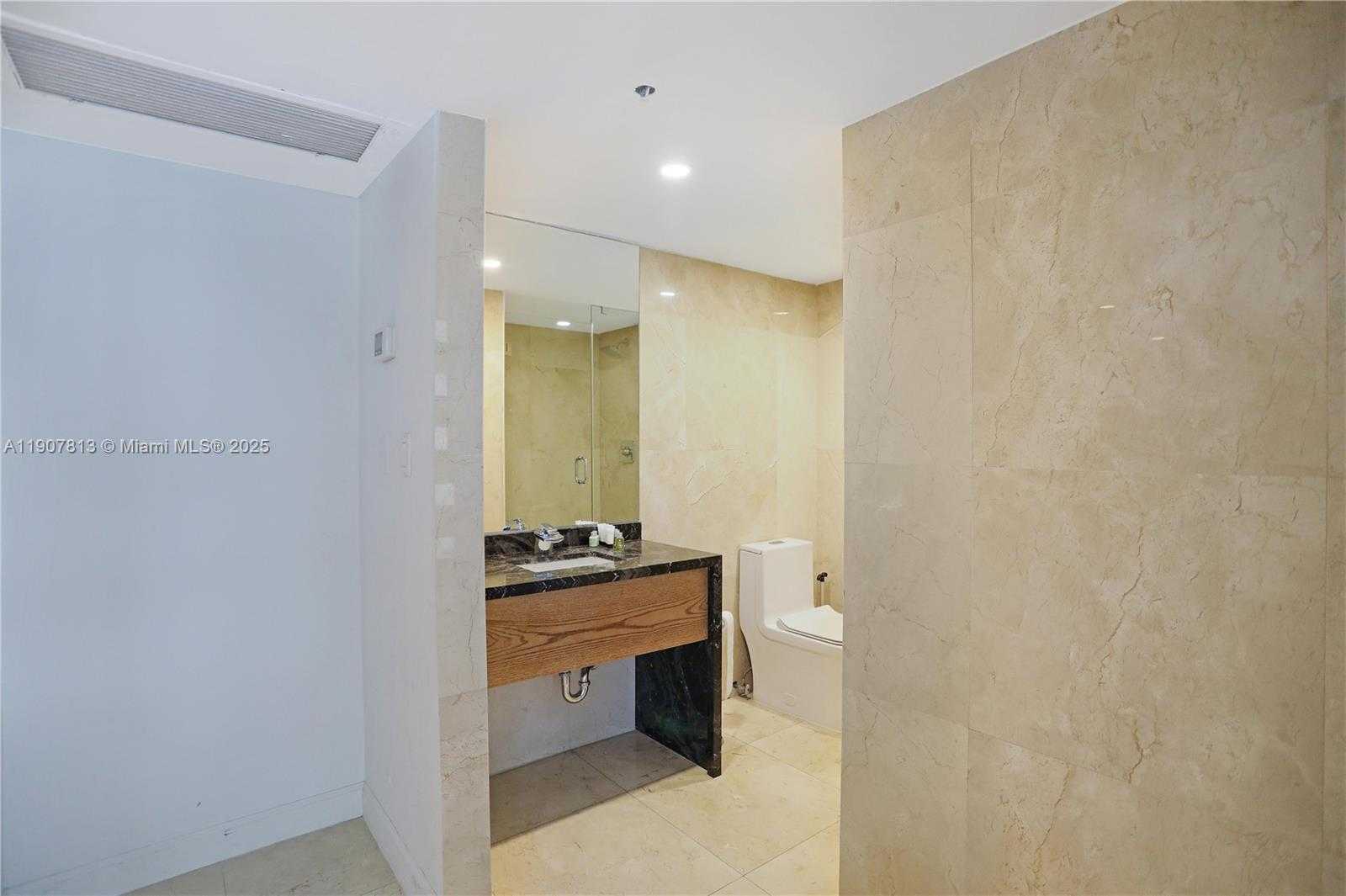 Small Image of 5225 COLLINS AVE #1216, Miami Beach Number 19