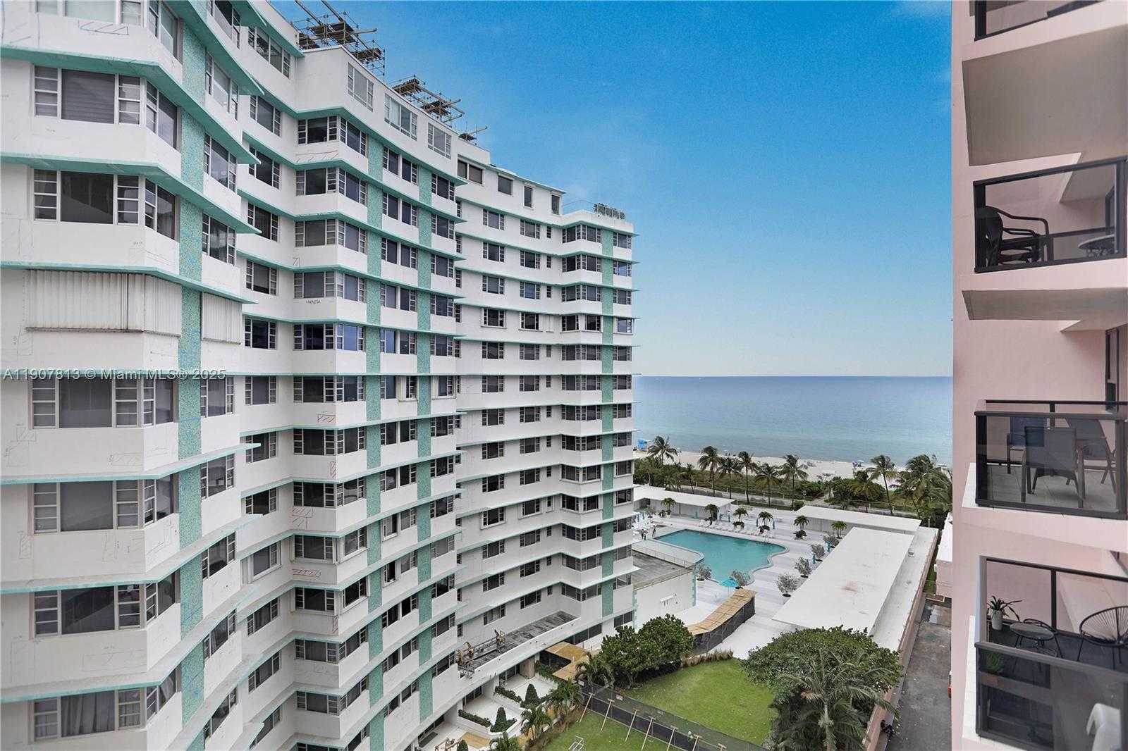 Small Image of 5225 COLLINS AVE #1216, Miami Beach Number 3
