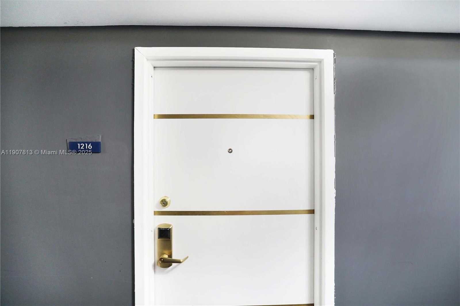 Small Image of 5225 COLLINS AVE #1216, Miami Beach Number 37